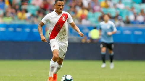 Yoshimar Yotún en el partido ante Uruguay.