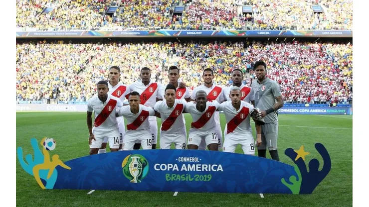 Formación titular de Perú ante Brasil.