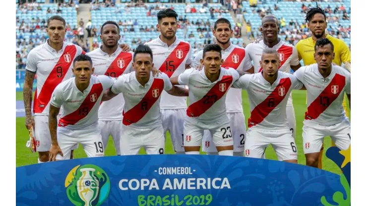 Yoshimar Yotún en el equipo titular de Perú.