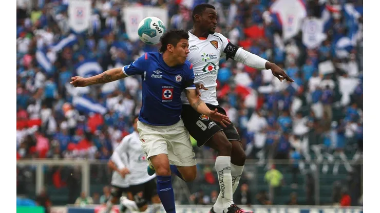 El delantero colombiano se animó a volver con la Máquina, pero Monterrey aumentaría la puja