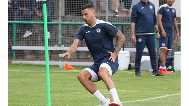 Edgar Méndez en el entrenamiento de esta mañana.