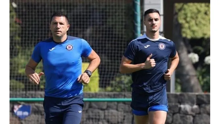 Stephen Eustáquio entrenando en La Noria.