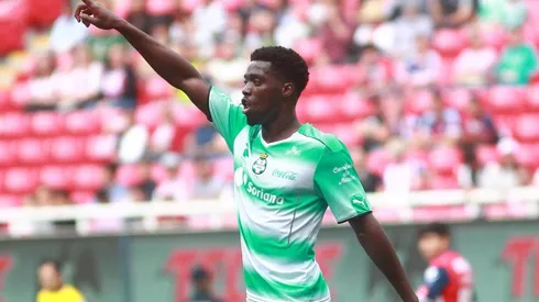 El entorno de Djaniny quiso pasarse de listo con La Máquina