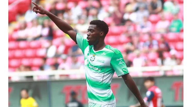 El entorno de Djaniny quiso pasarse de listo con La Máquina