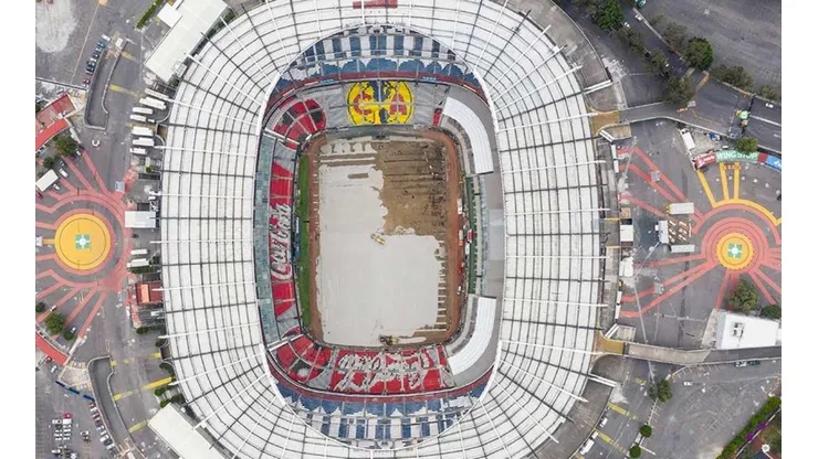 Los cuidados en la instalación del nuevo pasto del Estadio Azteca