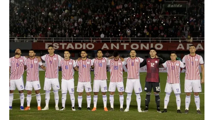 Juan Escobar en el once titular de Paraguay.