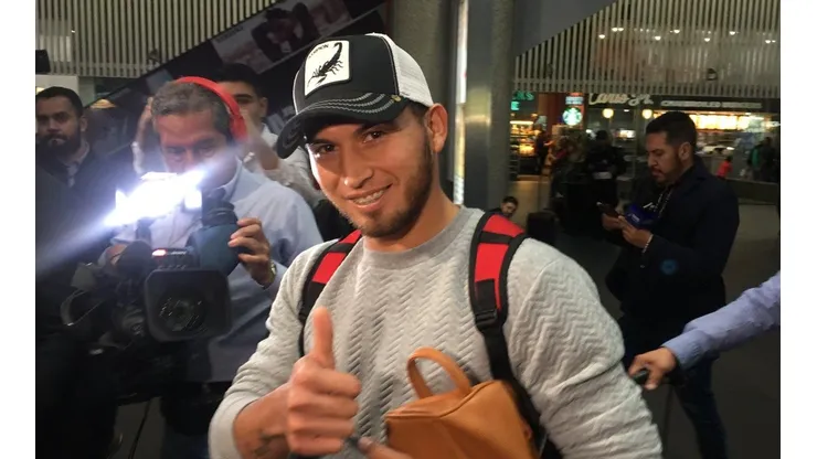 Juan Escobar ya está en México y firmará esta tarde con Cruz Azul