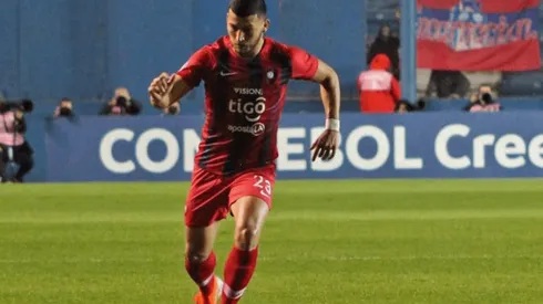 Juan Escobar en un partido con Cerro Porteño.