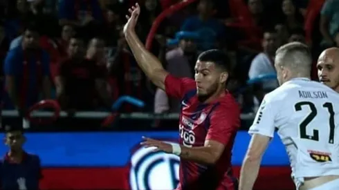 Sigue la telenovela: Agente de Juan Escobar no sabe si viajan hoy a México