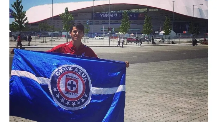 Aficionados de Cruz Azul dicen presente en la final de Champions League