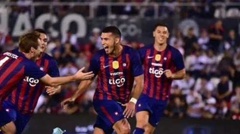 Juan Escobar en el partido de Cerro Porteño.