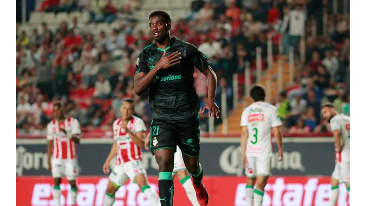 Agente de Djaniny viajará a México para analizar la oferta de Cruz Azul