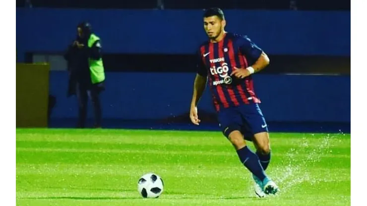 Dirigente paraguayo asegura que lo de Juan Escobar a Cruz Azul ya está definido