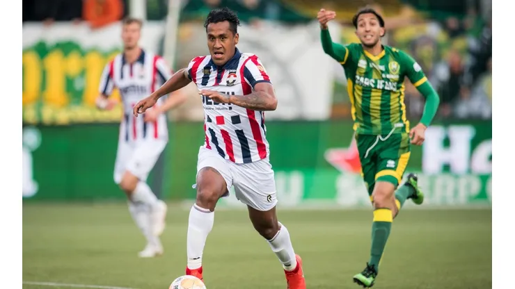 Renato Tapia se despidió de Holanda.