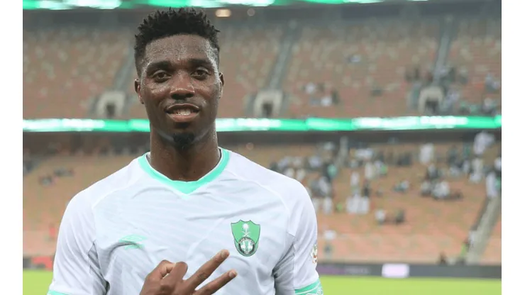 Djaniny Tavares en uno de los juegos del Al-Ahli.