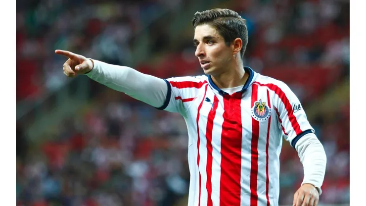 Aseguran que Isaac Brizuela saldrá de Chivas y llegará a Cruz Azul