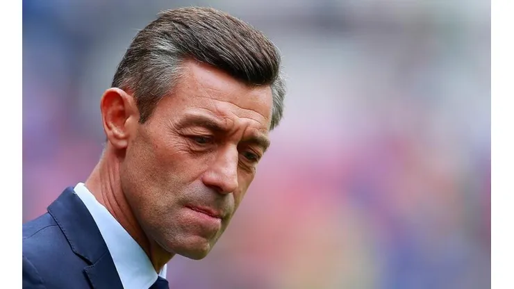 Pedro Caixinha en el partido ante América.