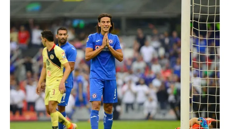 Igor Lichnovsky en el partido ante América.