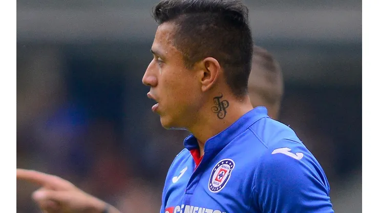 Julio Domínguez aún no renueva contrato con Cruz Azul y partiría a Chivas