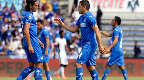 Cruz Azul le tendió la mano a su clásico rival.