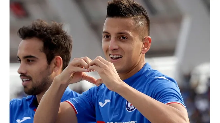 Alvarado anotó dos goles esta tarde.