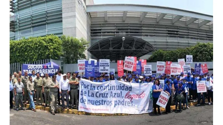Cooperativa Cruz Azul se manifestó contra Billy Álvarez