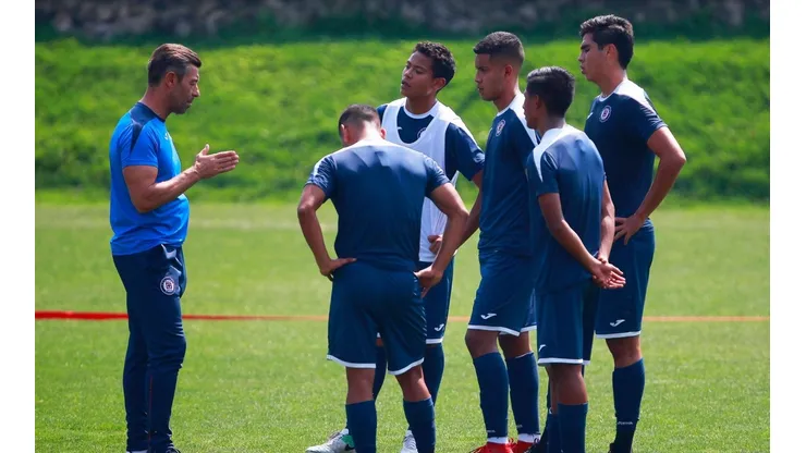 Cruz Azul le podría dar la Liguilla a América.