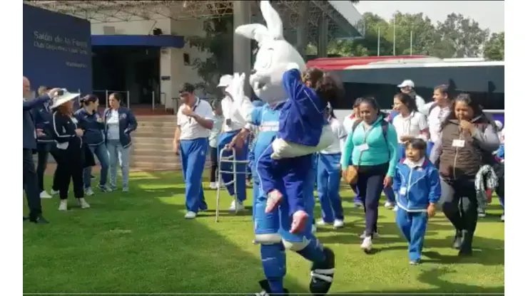 Cruz Azul compartió con chavos de una fundación.