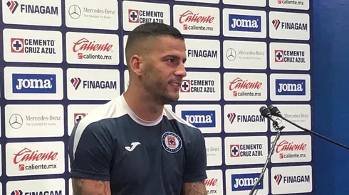 Méndez atendió a los medios hoy.