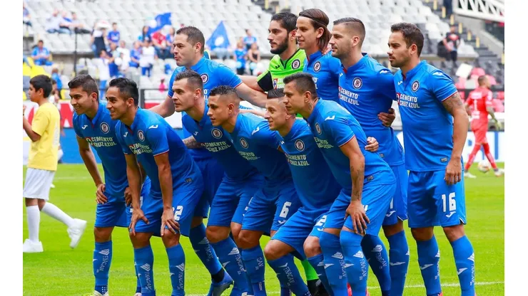 Cruz Azul cambió su once.