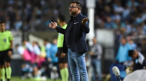 Antonio Mohamed en el partido frente a Racing Club.