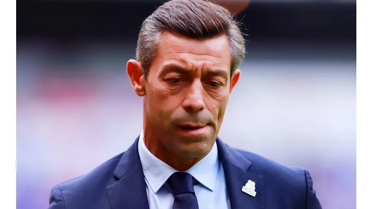 Pedro Caixinha fue operado con éxito de una hernia umbilical