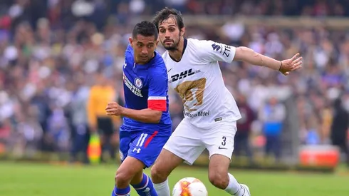 Cruz Azul visitando a Pumas en CU.