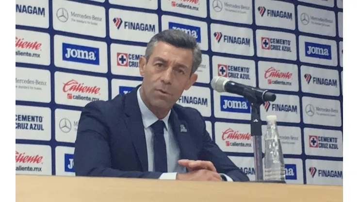 Pedro Caixinha atendió a los medios esta noche.