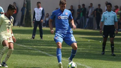 Santiago Giménez se lesionó este fin de semana.