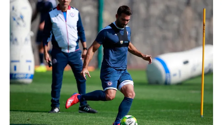 Cauteruccio no entrenó hoy en Cruz Azul.
