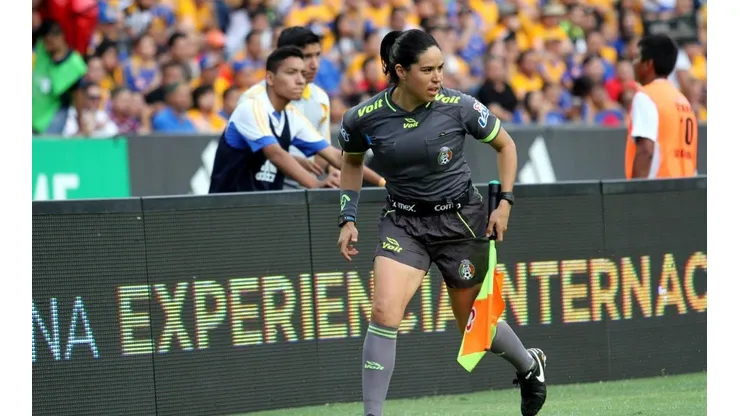 Karen Díaz, asistente arbitral.
