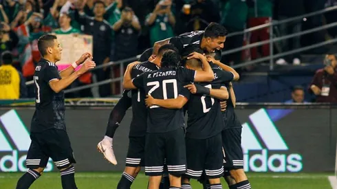 México celebrando el triunfo ante Chile.