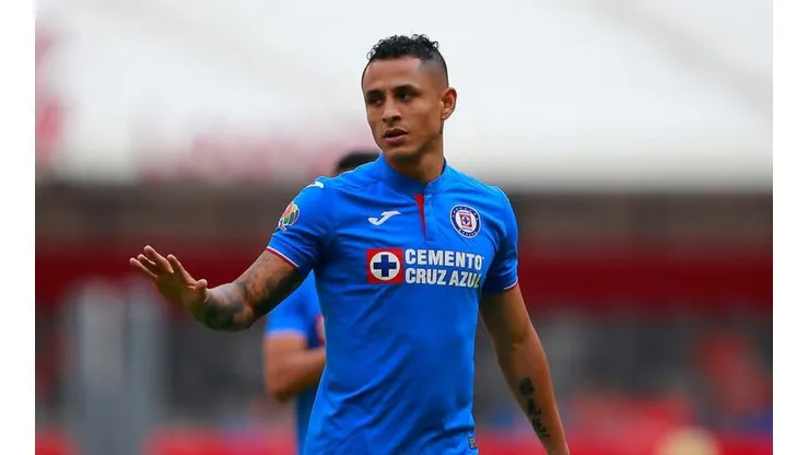 Yoshimar Yotún en el partido frente a Querétaro.