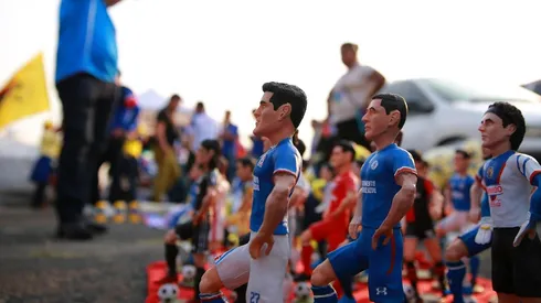 Juguetes en la entrada del Estadio Azteca.