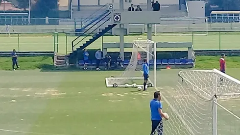 Yotún no terminó la práctica de Cruz Azul.