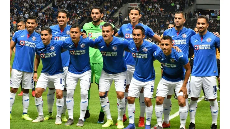Cruz Azul salió con varias sorpresas.