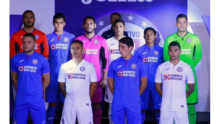 Cruz Azul presentó su nueva camiseta en enero.