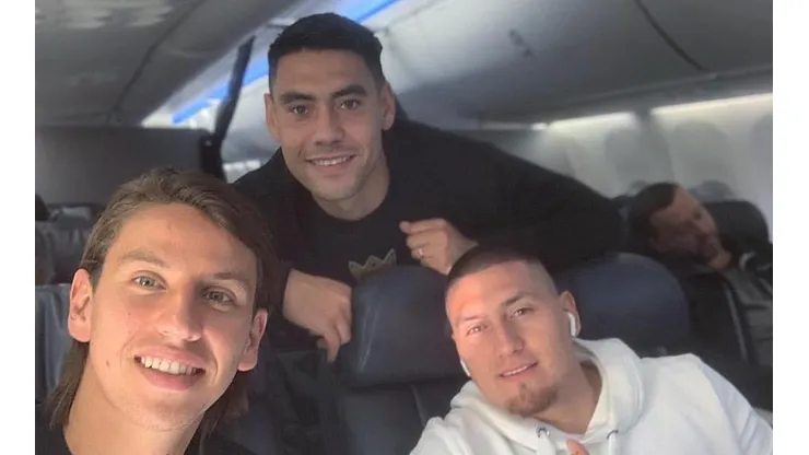 Lichnovsky viaja a la CDMX con sus compatriotas.