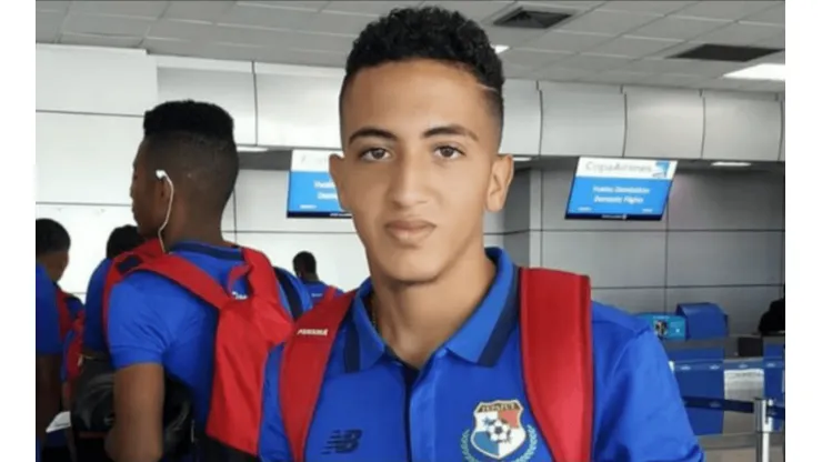 Ángel Orelién con la Selección de Panamá.