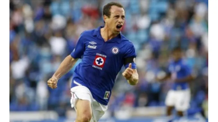 Gerardo Torrado celebrando con Cruz Azul.