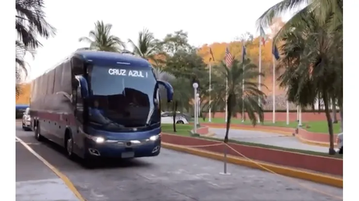 Cruz Azul llegando a lxtapa.
