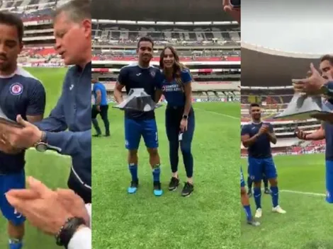 Ricardo Peláez realiza un homenaje a Adrián Aldrete por sus 400 partidos
