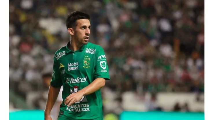 Fernando Navarro mostró su interés por Cruz Azul