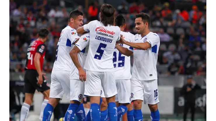 Cruz Azul recibe a Pachuca.